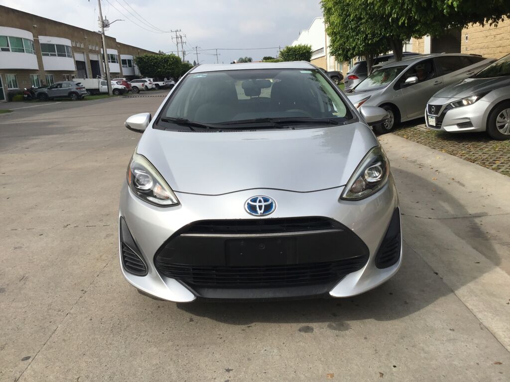 Toyota Prius 2019 5p C Hibrido L4/1.5/Aut 2019 Toyota Prius Venta Exteriores 2