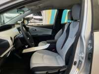 Toyota Prius 2017 5p Base Hibrido L4/1.8 Aut 2017 Toyota Prius Venta Interiores 21