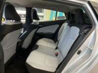 Toyota Prius 2017 5p Base Hibrido L4/1.8 Aut 2017 Toyota Prius Venta Interiores 23