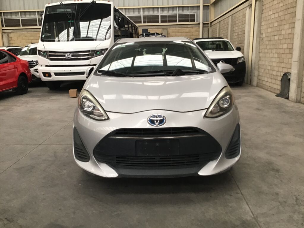 Toyota Prius 2019 5p C Hibrido L4/1.5/Aut 2019 Toyota Prius Venta Exteriores 2