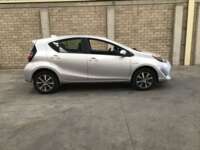 Toyota Prius 2019 5p C Hibrido L4/1.5/Aut 2019 Toyota Prius Venta Exteriores 4