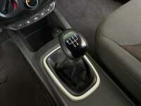 Chevrolet Aveo 2020 4p LS L4/1.5 Man  2020 Chevrolet Aveo Venta Interiores 8