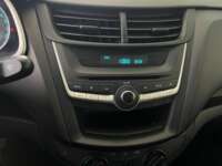 Chevrolet Aveo 2020 4p LS L4/1.5 Man  2020 Chevrolet Aveo Venta Interiores 6