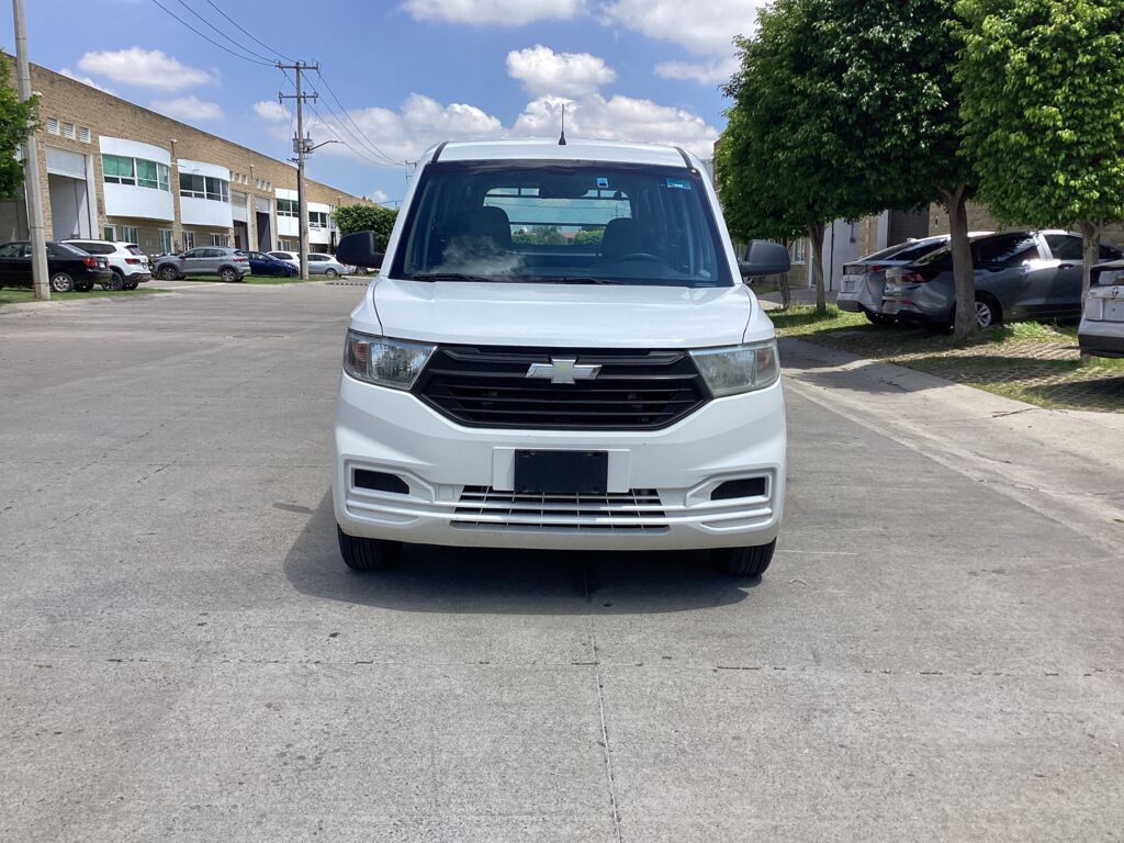 Chevrolet Tornado 2023 5p Van LS L4/1.5 Man 2023 Chevrolet Tornado Venta Exteriores 2