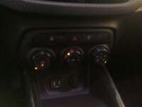 Chevrolet Onix 2023 4p LS L3/1.3 Man    2023 Chevrolet Onix Ingreso Interiores 9