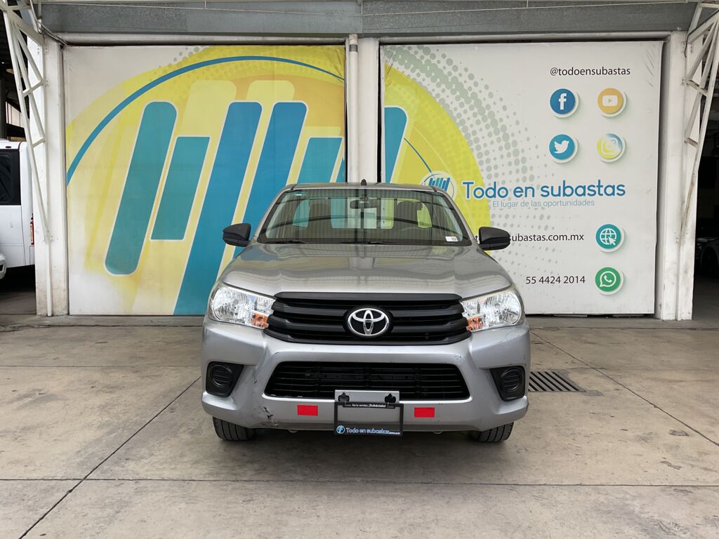 Toyota Hilux 2019 2p Cabina Sencilla L4/2.7 Man 2019 Toyota Hilux Venta Exteriores 2