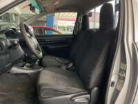 Toyota Hilux 2019 2p Cabina Sencilla L4/2.7 Man 2019 Toyota Hilux Venta Interiores 14
