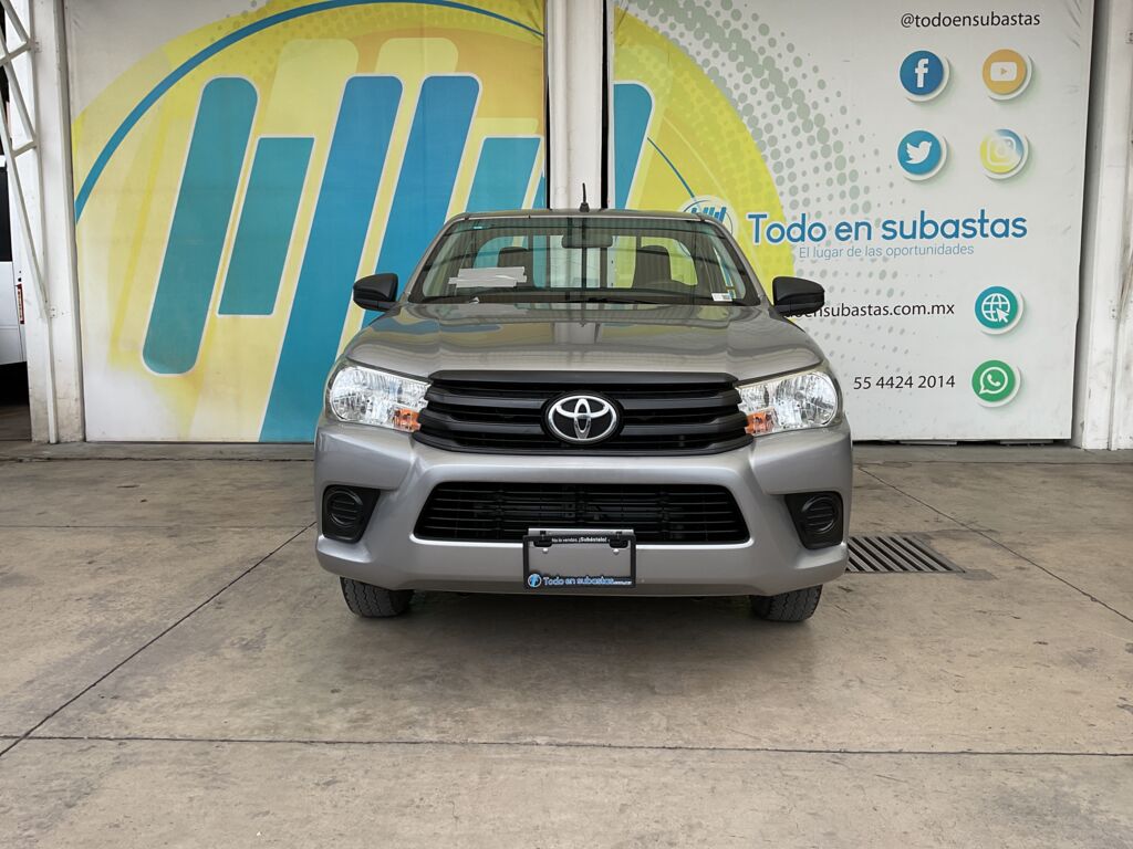 Toyota Hilux 2019 2p Cabina Sencilla L4/2.7 Man 2019 Toyota Hilux Venta Exteriores 2