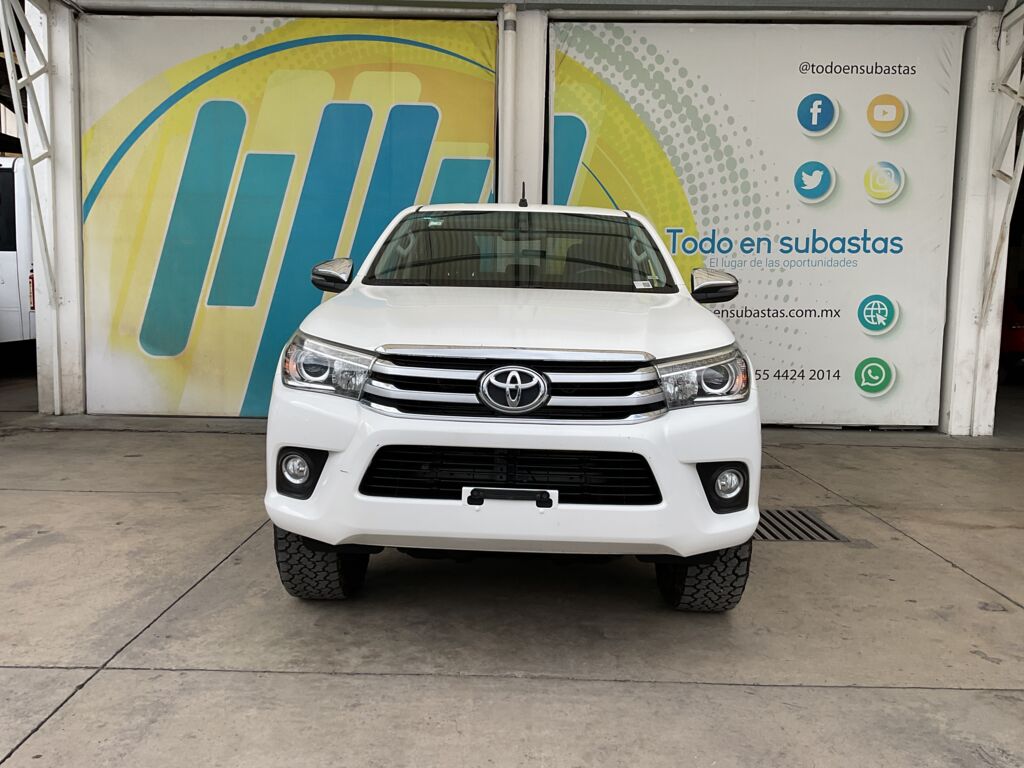 Toyota Hilux 2020 4p Doble Cabina Diesel L4/2.8/T Man 2020 Toyota Hilux Venta Exteriores 2