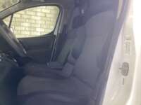 Peugeot Partner 2019 5p L4/1.6/T Diesel Man       2019 Peugeot Partner Venta Interiores 11