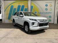 Mitsubishi L200 2021 4p Doble L4/2.5/T Diesel Man 4x4 2021 Mitsubishi L200 Venta Exteriores 3