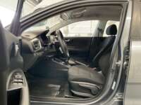 Kia Rio 2020 5p HB LX L4/1.6 Man       2020 Kia Rio Venta Interiores 17