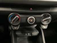 Kia Rio 2020 5p HB LX L4/1.6 Man       2020 Kia Rio Venta Interiores 9