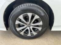 Toyota Prius 2022 5p Base HEV L4/1.8 Aut 2022 Toyota Prius Venta Llantas 1
