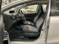 Toyota Prius 2019 5p C Hibrido L4/1.5/Aut 2019 Toyota Prius Venta Interiores 16
