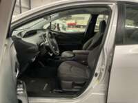 Toyota Prius 2017 5p Base Híbrido L4/1.8 Aut  2017 Toyota Prius Venta Interiores 16
