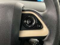 Toyota Prius 2017 5p Base Híbrido L4/1.8 Aut  2017 Toyota Prius Venta Interiores 6