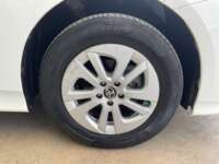 Toyota Prius 2017 5p Base Hibrido L4/1.8 Aut 2017 Toyota Prius Venta Llantas 10
