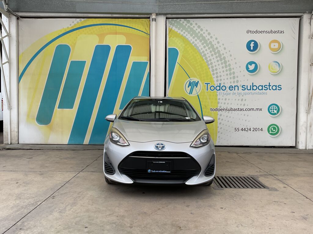 Toyota Prius 2018 5p C Híbrido L4/1.5 Aut 2018 Toyota Prius Venta Exteriores 2