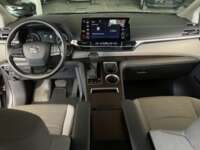 Toyota Sienna 2022 5p LE Hibrido L4/2.5 CVT 2022 Toyota Sienna Venta Interiores 4