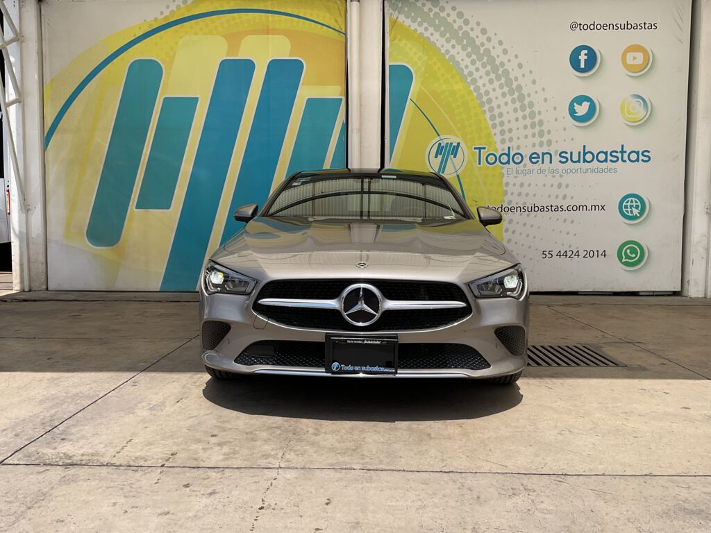Mercedes-Benz Clase GLA 2021 5p GLA 200 Progressive L4/1.3/T 7G-DCT 2021 Mercedes-Benz Clase GLA Venta Exteriores 2