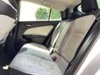 Toyota Prius 2017 5p Base Hibrido L4/1.8 Aut 2017 Toyota Prius Venta Interiores 19
