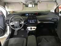 Toyota Prius 2017 5p Base Híbrido L4/1.8 Aut  2017 Toyota Prius Venta Interiores 24
