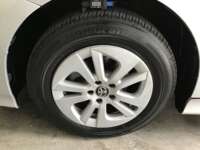 Toyota Prius 2017 5p Base Híbrido L4/1.8 Aut  2017 Toyota Prius Venta Llantas 10