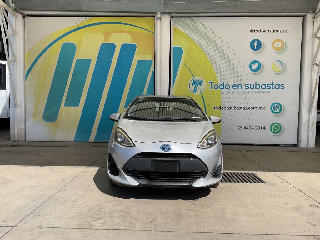 Toyota Prius 2018 5p C Híbrido L4/1.5 Aut 2018 Toyota Prius Venta Exteriores 2