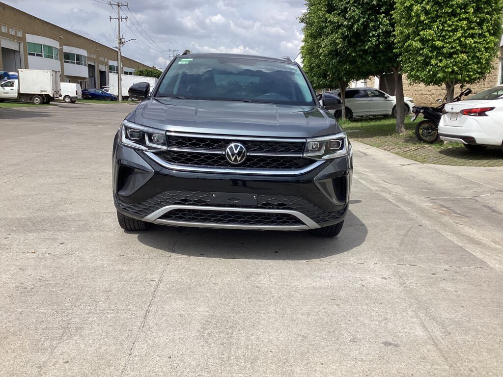 Volkswagen Taos 2024 5p Highline L4/1.4/T Tiptronic 2024 Volkswagen Taos Venta Exteriores 2