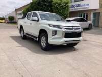 Mitsubishi L200 2021 4p Doble L4/2.5/T Diesel Man 4x4 2021 Mitsubishi L200 Venta Exteriores 3