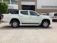 Mitsubishi L200 2021 4p Doble L4/2.5/T Diesel Man 4x4 2021 Mitsubishi L200 Venta Exteriores 4