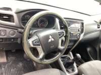 Mitsubishi L200 2021 4p Doble L4/2.5/T Diesel Man 4x4 2021 Mitsubishi L200 Venta Interiores 1
