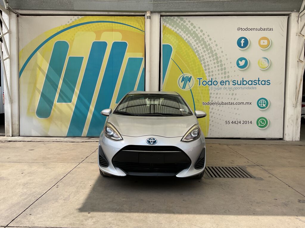 Toyota Prius 2019 5p C Hibrido L4/1.5/Aut 2019 Toyota Prius Venta Exteriores 2