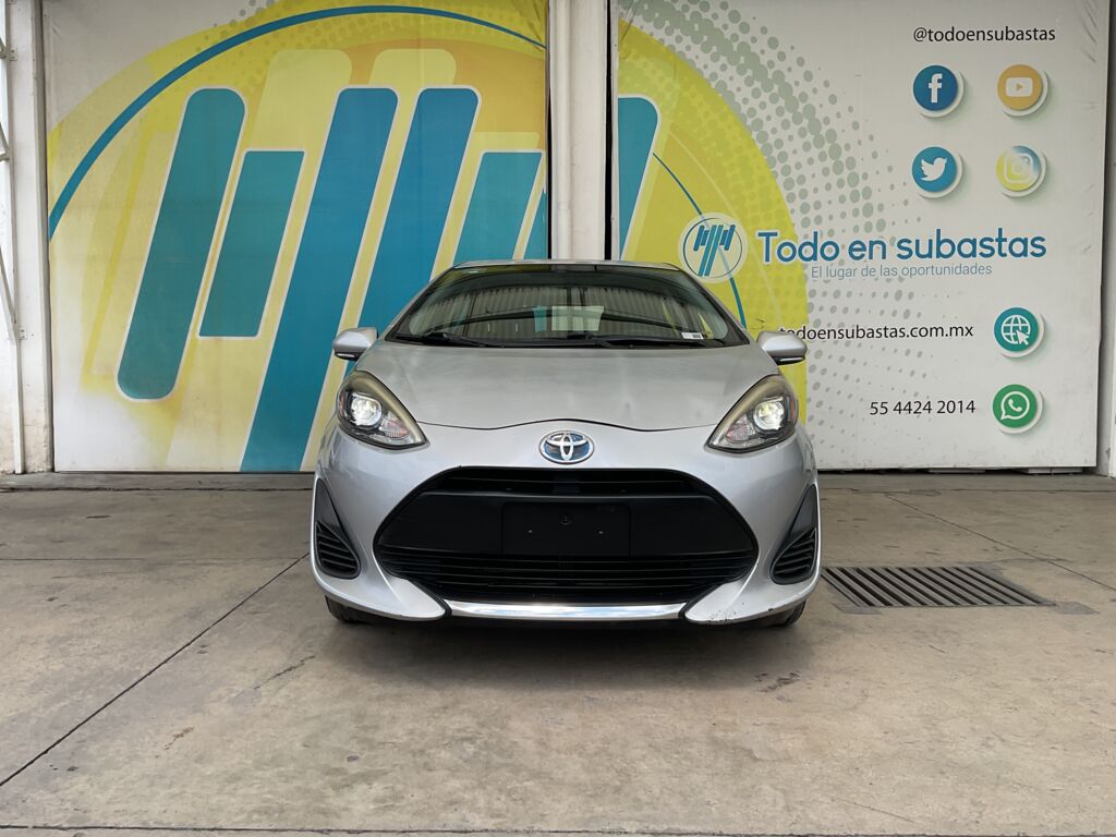 Toyota Prius 2020 5p C Híbrido L4/1.5 Aut  2020 Toyota Prius Venta Exteriores 2