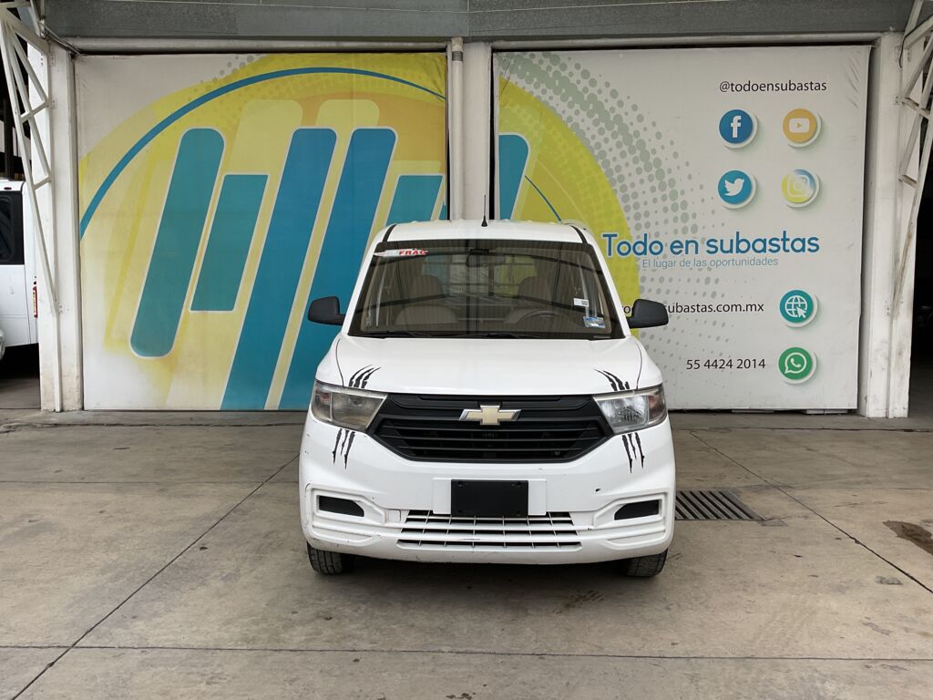 Chevrolet Tornado 2023 5p Van LS L4/1.5 Man 2023 Chevrolet Tornado Venta Exteriores 2