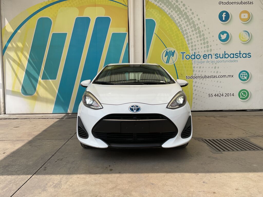 Toyota Prius 2019 5p C Hibrido L4/1.5/Aut 2019 Toyota Prius Venta Exteriores 2