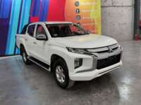 Mitsibitshi L200 2021 4p Doble L4/2.5/T Diesel Man 4x4 2021 Mitsubishi L200 Venta Exteriores 3