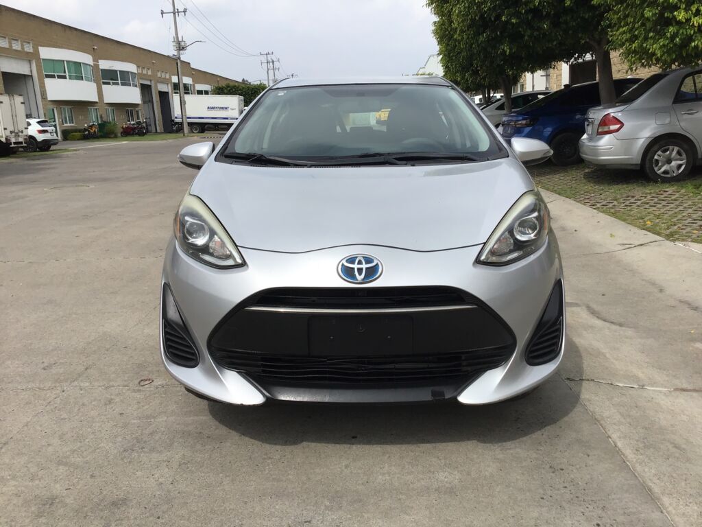 Toyota Prius 2019 5p C Hibrido L4/1.5/Aut 2019 Toyota Prius Venta Exteriores 2