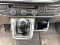 Volkswagen Transporter 2024 5p TDI L4/2.0/T Man 9 Pas 2024 Volkswagen Transporter Ingreso Interiores 10