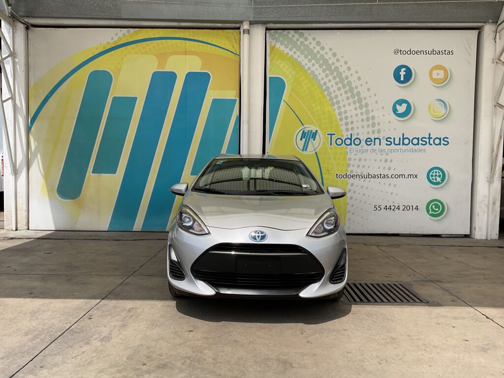 Toyota Prius 2019 5p C Hibrido L4/1.5/Aut 2019 Toyota Prius Venta Exteriores 2