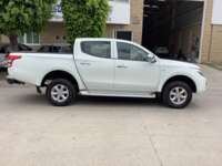 Mitsubishi L200 2019 4p Doble Cabina L4/2.4 Man 2WD 2019 Mitsubishi L200 Venta Exteriores 4