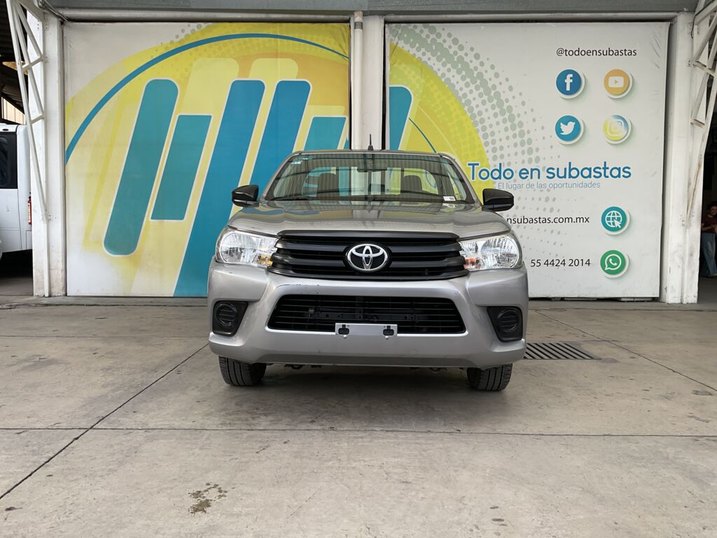 Toyota Hilux 2019 2p Cabina Sencilla L4/2.7 Man 2019 Toyota Hilux Venta Exteriores 2