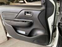 Mitsubishi L200 2021 4p Doble L4/2.5/T Diesel Man 4x4 2021 Mitsubishi L200 Venta Interiores 16