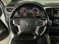 Mitsubishi L200 2021 4p Doble L4/2.5/T Diesel Man 4x4 2021 Mitsubishi L200 Venta Interiores 1