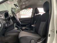 Mitsubishi L200 2021 4p Doble L4/2.5/T Diesel Man 4x4 2021 Mitsubishi L200 Venta Interiores 16