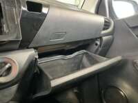 Toyota Hilux 2019 2p Cabina Sencilla L4/2.7 Man 2019 Toyota Hilux Venta Interiores 13