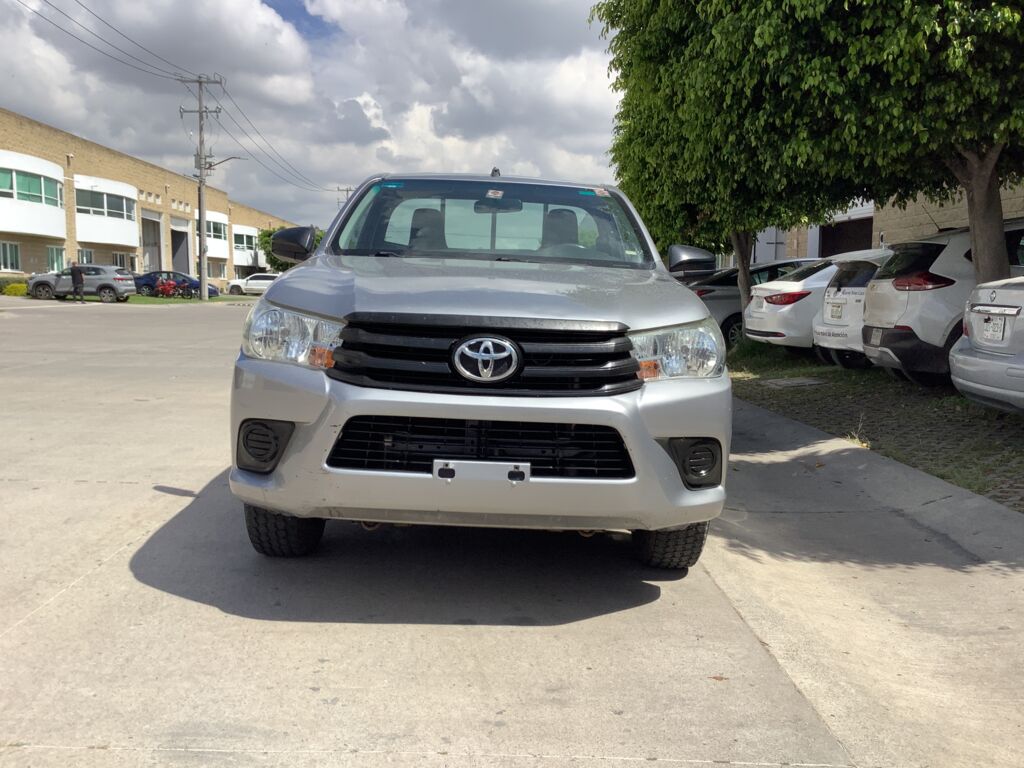 Toyota Hilux 2019 2p Cabina Sencilla L4/2.7 Man 2019 Toyota Hilux Venta Exteriores 2