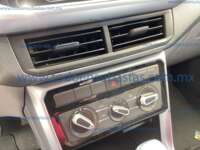 Volkswagen T-Cross 2024 5p Trendline L4/1.6 Tiptronic 2024 Volkswagen T-Cross Ingreso Interiores 9