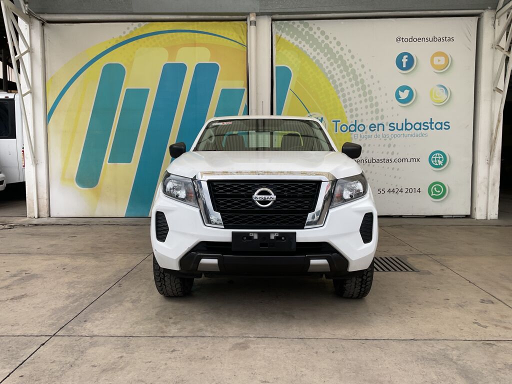 Nissan NP300 Frontier 2022 4p XE L4/2.5 Man 2022 Nissan NP300 Frontier Venta Exteriores 2